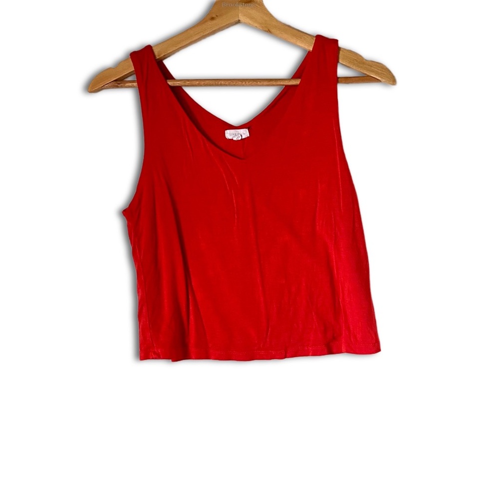 LIME BLUE Sleeveless Soft Red Crop-Top